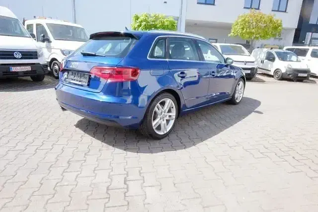 Gebraucht Audi A3 Ambition 150 PS (110 kW) 2013 Blau Limousine
