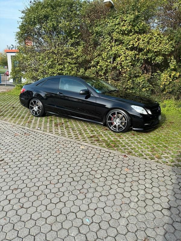 Gebraucht Mercedes E350 265 PS (194 kW) 2011 Schwarz Coupé