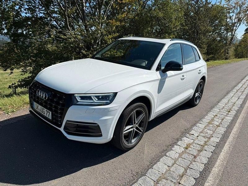 Weiß Gebraucht 2019 Audi Q5 Design SUV | 30.600 € (Guter Preis) - Bild 1/4