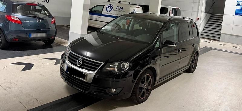 Gebraucht VW Touran 140 PS (102 kW) 2009 Schwarz Van / Kleinbus