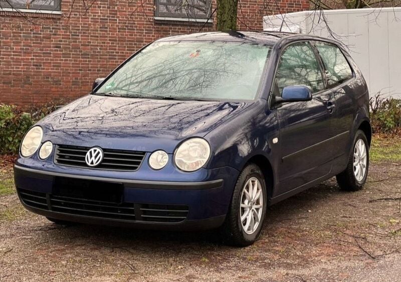Blau Gebraucht 2004 VW Polo Basis Limousine | 700 € (Guter Preis) - Bild 1/4