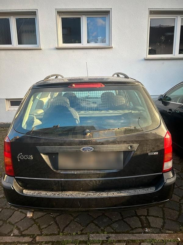 Gebraucht Ford Focus 115 PS (84 kW) 2002 Schwarz Kombi