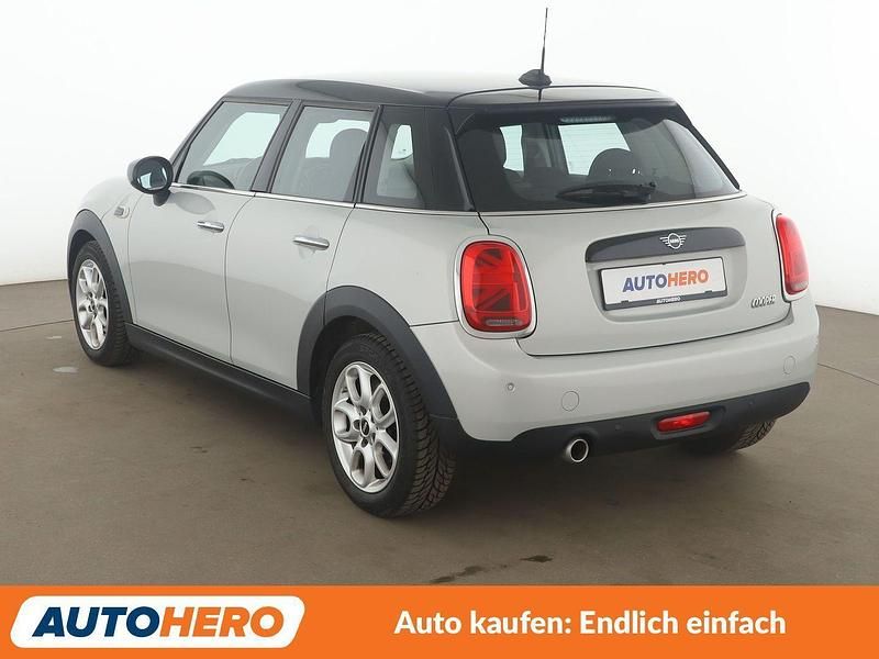 Second-hand Mini Cooper 136 CP (100 kW) 2021 Alb Hatchback