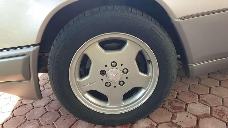 Gebraucht Mercedes E220 AMG 150 PS (110 kW) 1994 Silber Cabrio