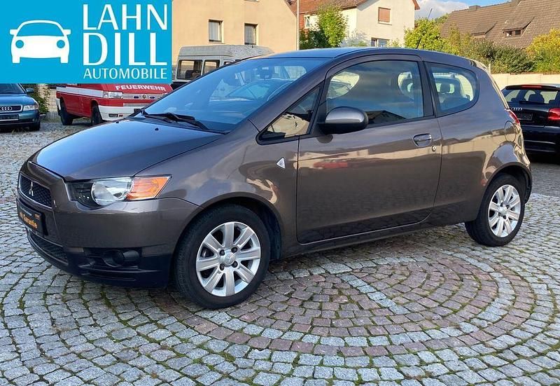 Braun Gebraucht 2011 Mitsubishi Colt Kleinwagen | 5.399 € (Etwas zu teuer) - Bild 1/4