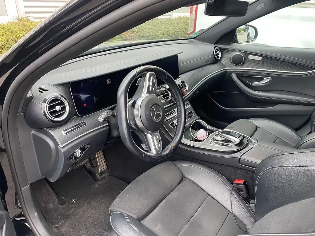 Second-hand Mercedes E300 306 CP (225 kW) 2019 Negru Berlinǎ