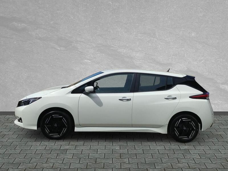 Gebraucht Nissan Leaf Acenta 110 kW (150 PS) 2022 Arctic solid white Kleinwagen