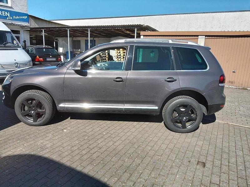 Używany VW Touareg 239 KM (175 kW) 2008 Szary SUV
