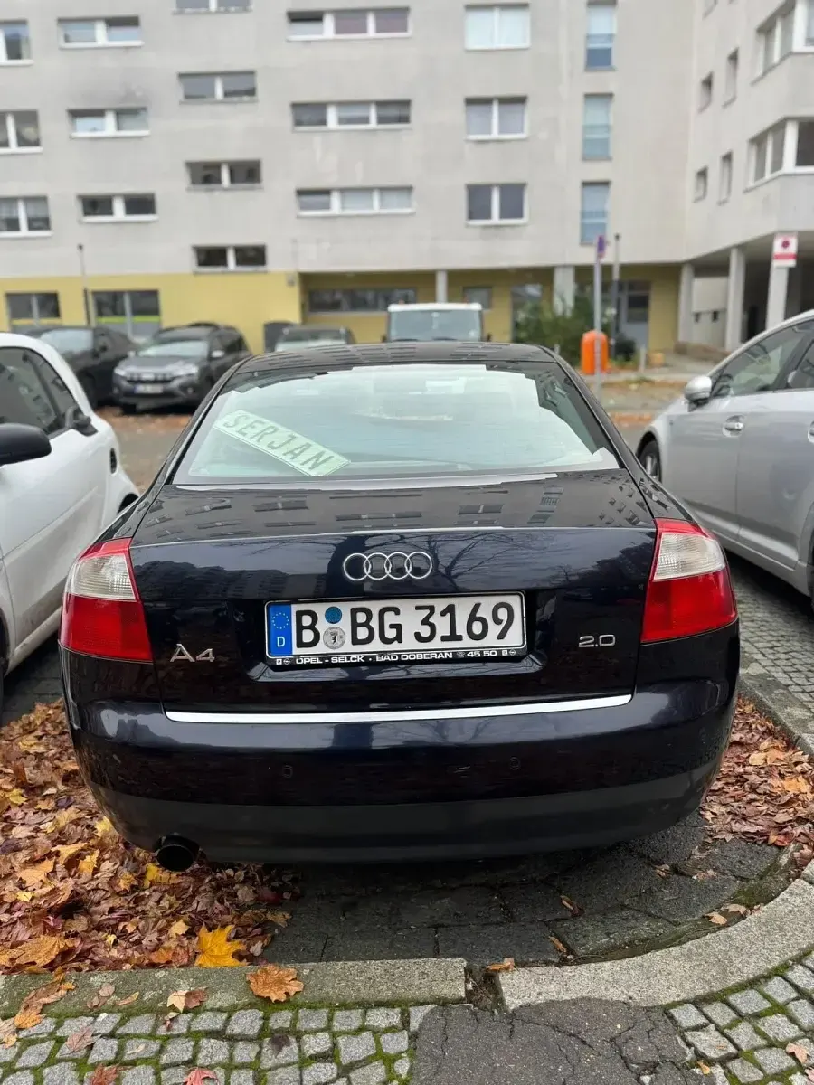 Gebraucht Audi A4 131 PS (96 kW) 2003 Blau Limousine