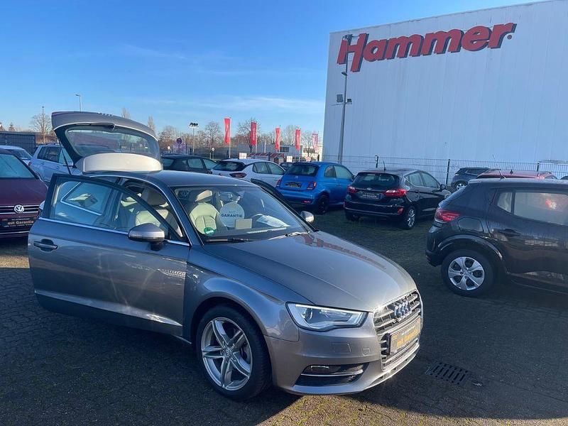 Grau Gebraucht 2016 Audi A3 Ambiente Limousine | 12.999 € (Superpreis) - Bild 1/4