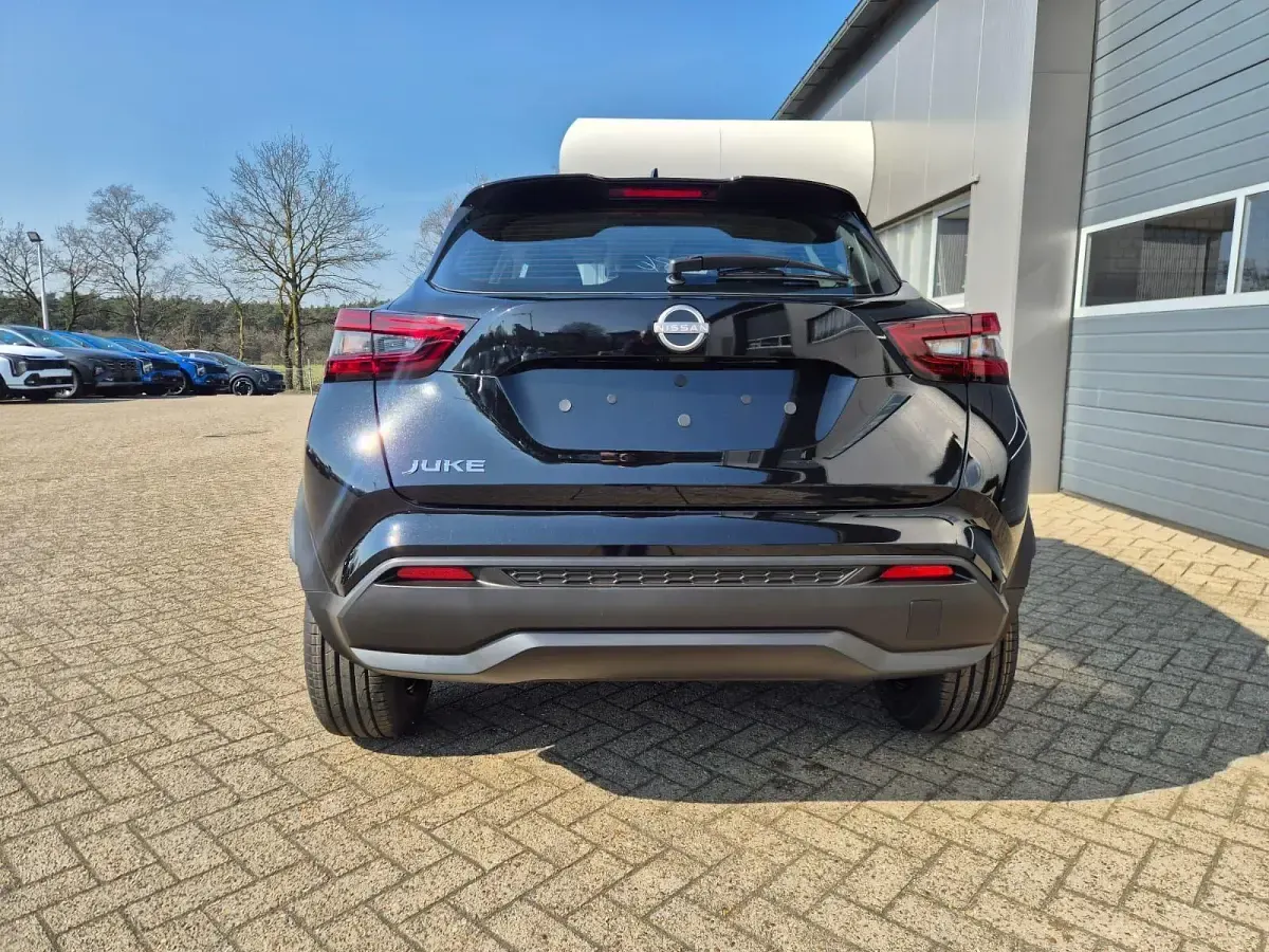 Neu Nissan Juke Acenta 114 PS (83 kW) 2026 Pearl black SUV