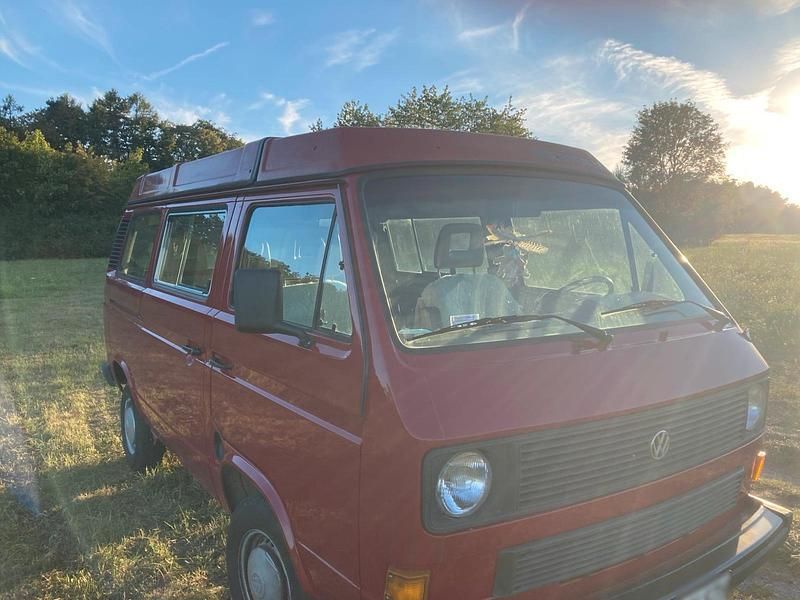 Second-hand VW Multivan 70 CP (51 kW) 1987 Roșu Monovolum