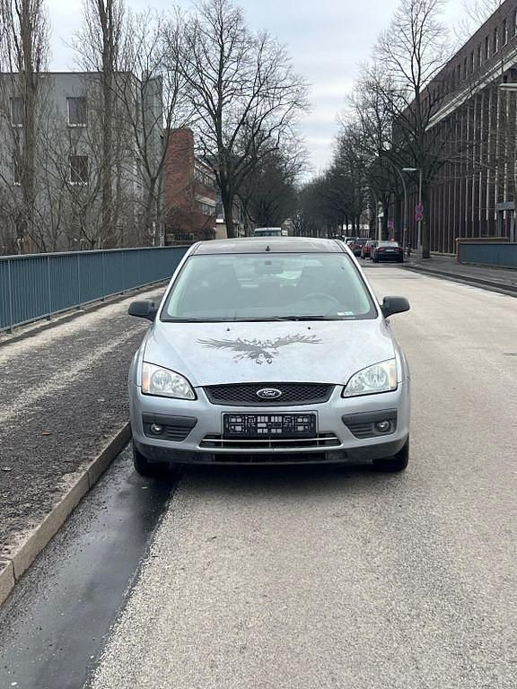 Gebraucht Ford Focus Sport 101 PS (74 kW) 2005 Silber Limousine