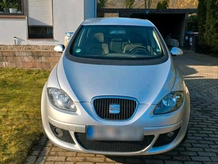 Silber Gebraucht 2004 Seat Altea Van / Kleinbus | 1.000 € (Superpreis) - Bild 1/4