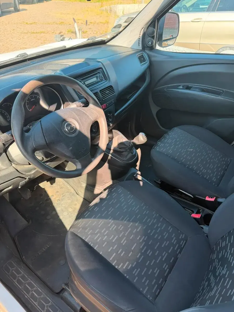 Gebraucht Opel Combo 89 PS (65 kW) 2012 Weiß Van / Kleinbus
