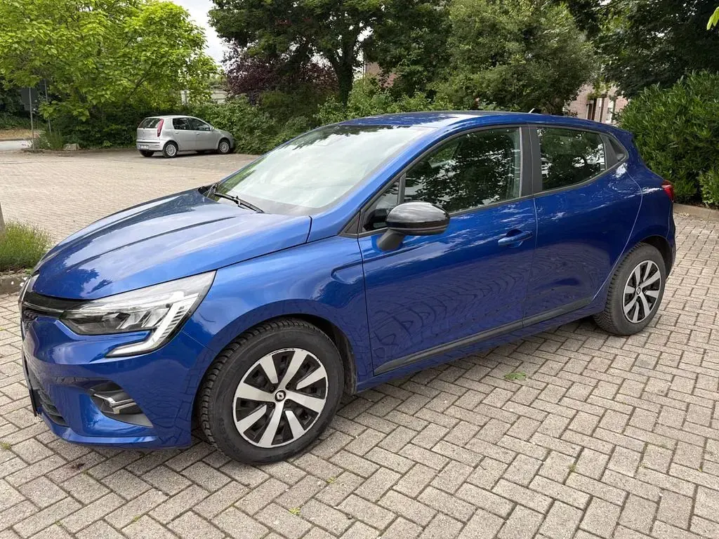 Gebraucht Renault Clio V Equilibre 67 PS (49 kW) 2023 Blau Limousine