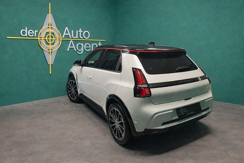 Gebraucht Renault R5 Iconic 89 kW (122 PS) 2025 Weiß Kleinwagen