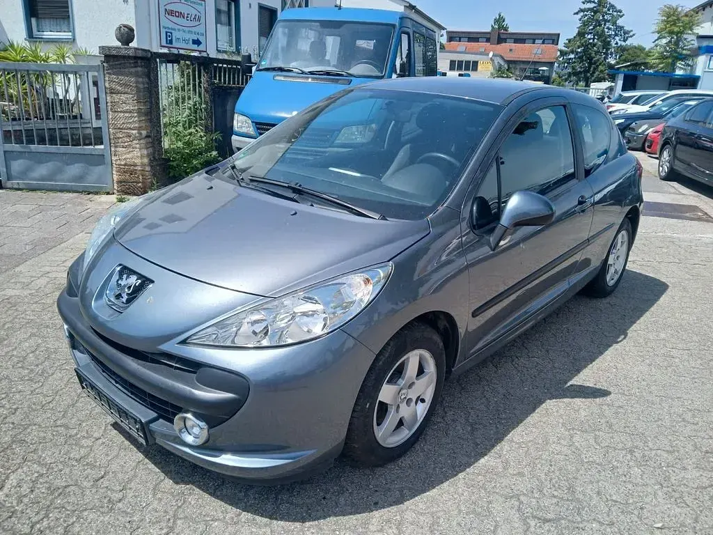 Gebraucht Peugeot 207 95 PS (69 kW) 2009 Grau Limousine