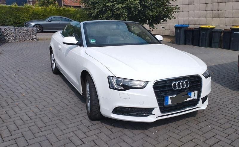 Weiß Gebraucht 2015 Audi A5 Cabriolet Ambiente Cabrio | 15.700 € (Guter Preis) - Bild 1/4