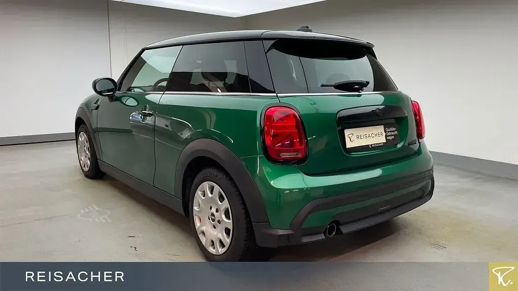 Gebraucht Mini Cooper Classic 136 PS (100 kW) 2023 Grün Kleinwagen
