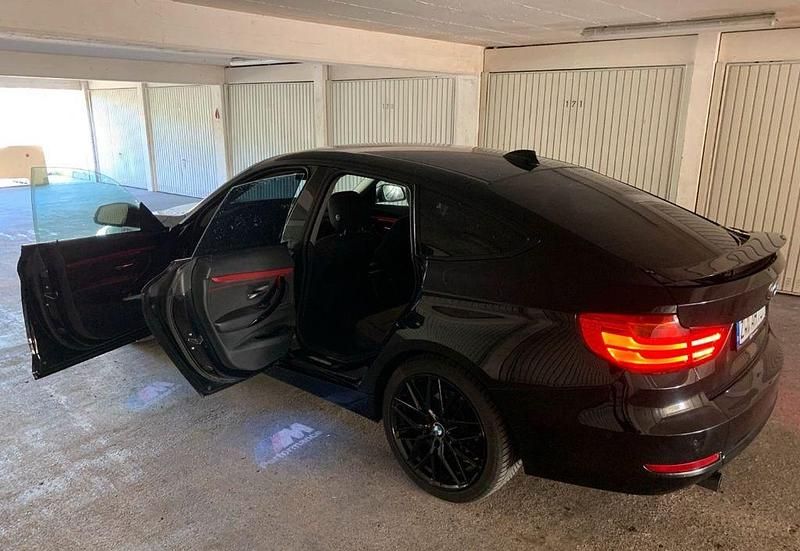 Schwarz Gebraucht 2015 BMW 320 Gran Turismo Sport Line Limousine | 16.300 € (Fairer Preis) - Bild 1/4