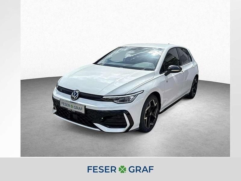 Pure white Gebraucht 2025 VW Golf VIII R-line Limousine | 32.990 € (Fairer Preis) - Bild 1/4