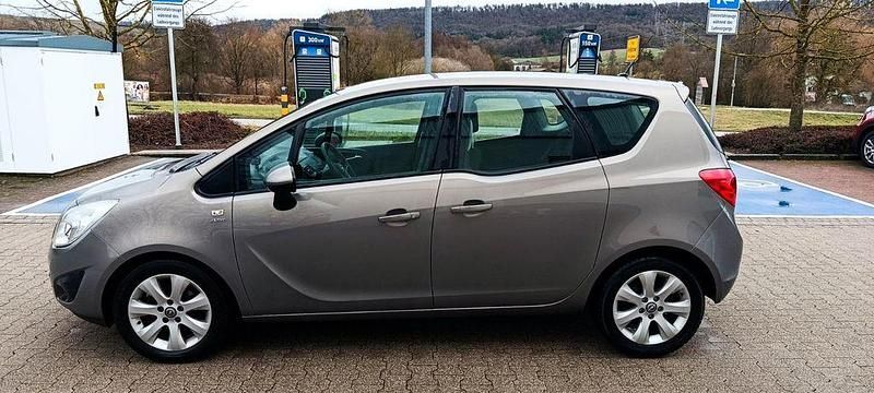 Gebraucht Opel Meriva Active 120 PS (88 kW) 2013 Braun Van / Kleinbus