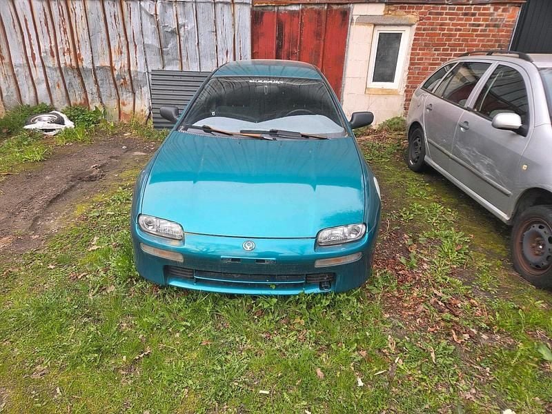 Second-hand Mazda 323F 88 CP (64 kW) 1995 Verde Hatchback