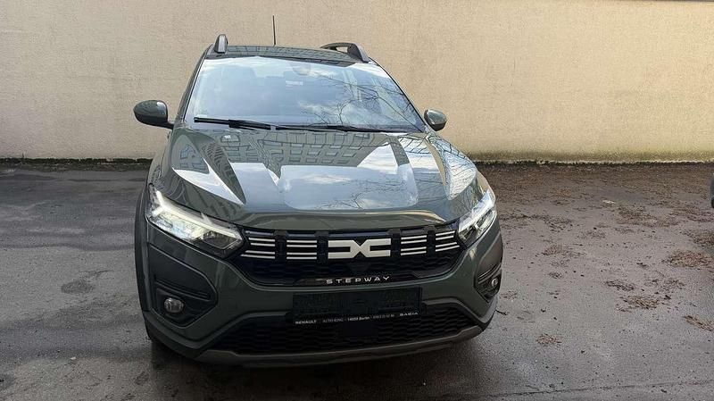 Gebraucht Dacia Sandero Expression 91 PS (66 kW) 2024 Staubgrau Kleinwagen