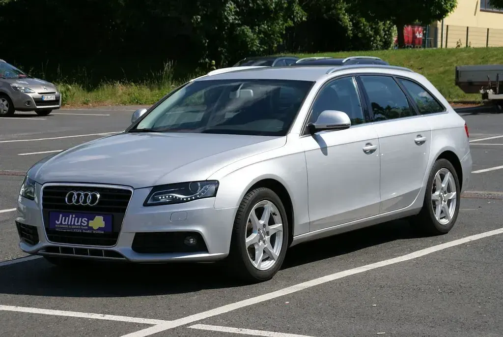 Gebraucht Audi A4 120 PS (88 kW) 2009 Eissilber Kombi