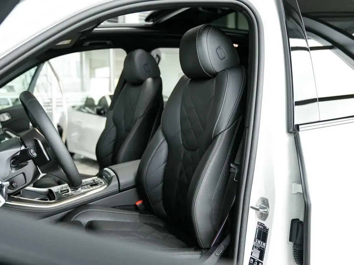 Gebraucht BMW X5 M Sport 298 PS (219 kW) 2026 Alpinweiss iii SUV