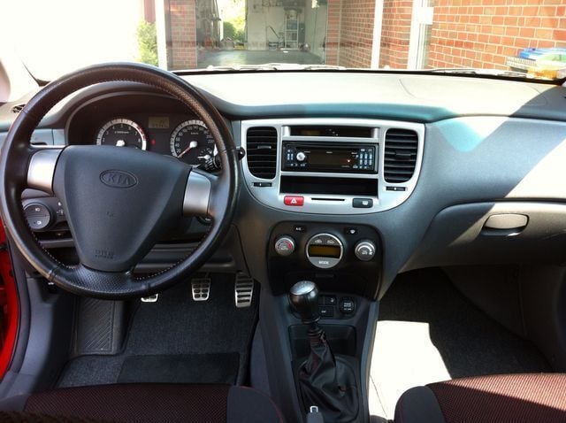 Gebraucht Kia Rio EX 132 PS (97 kW) 2006 Rot metallic Kleinwagen