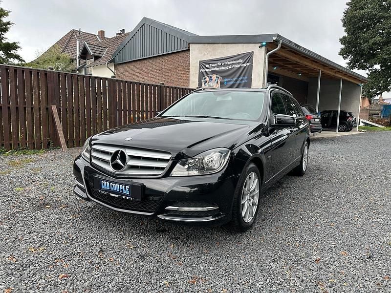 Schwarz Gebraucht 2012 Mercedes C250 Avantgarde Kombi | 9.999 € (Guter Preis) - Bild 1/4