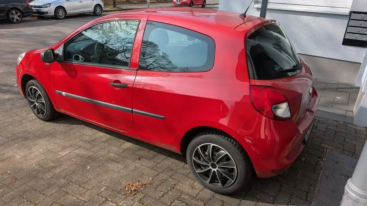 Gebraucht Renault Clio II Expression 75 PS (55 kW) 2011 Rot Limousine