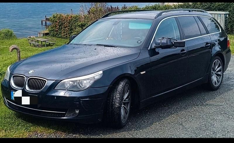 Blau Gebraucht 2010 BMW 530 Kombi | 6.600 € (Superpreis) - Bild 1/4