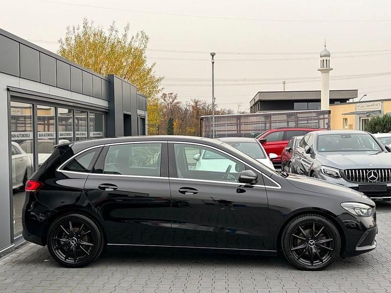 Gebraucht Mercedes B180 Progressive 136 PS (100 kW) 2019 Schwarz Van / Kleinbus