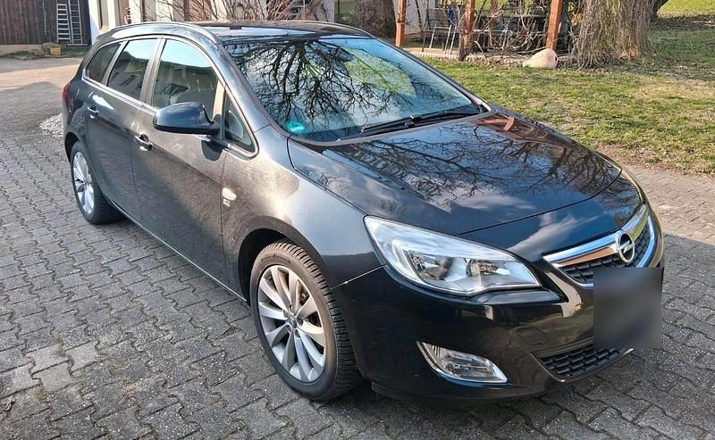 Usata Opel Astra 140 CV (102 kW) 2012 Nero Station wagon