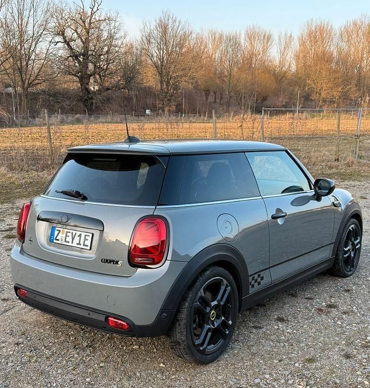 Gebraucht Mini Cooper SE 135 kW (184 PS) 2022 Grau Kleinwagen