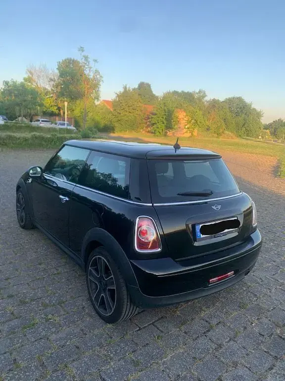 Gebraucht Mini ONE 98 PS (72 kW) 2011 Schwarz Kleinwagen