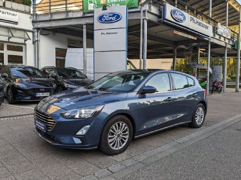 Chromablau metallic Gebraucht 2019 Ford Focus | 18.300 € (Fairer Preis) - Bild 1/4