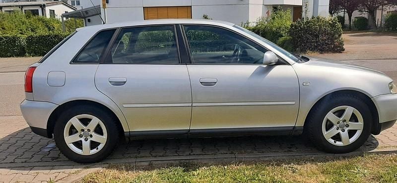 Second-hand Audi A3 102 CP (75 kW) 2000 Argintiu Hatchback