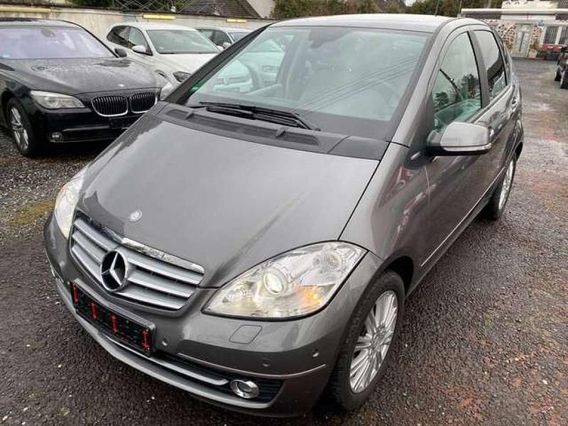 Gebraucht Mercedes A200 Elegance 136 PS (100 kW) 2010 Mountaingrau  met. Kleinwagen