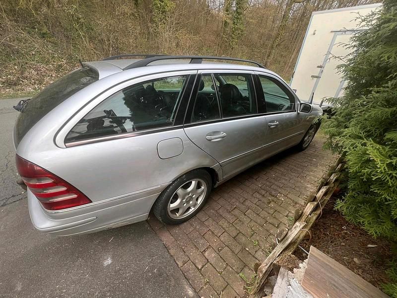 Gebraucht Mercedes C220 143 PS (105 kW) 2001 Silber Kombi