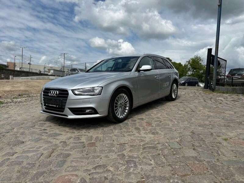 Eissilber metallic Gebraucht 2013 Audi A4 Ambiente Kombi | 10.790 € (Fairer Preis) - Bild 1/4