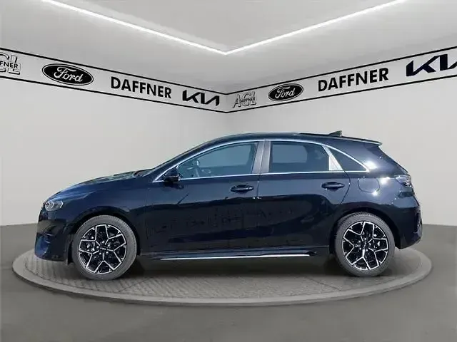 Neu Kia Ceed GT GT-Line 140 PS (102 kW) 2025 (1k) black pearl m Limousine