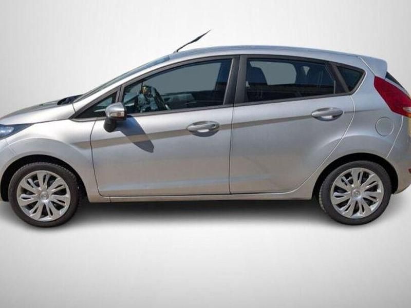 Gebraucht Ford Fiesta Trend 82 PS (60 kW) 2011 Silber Kleinwagen