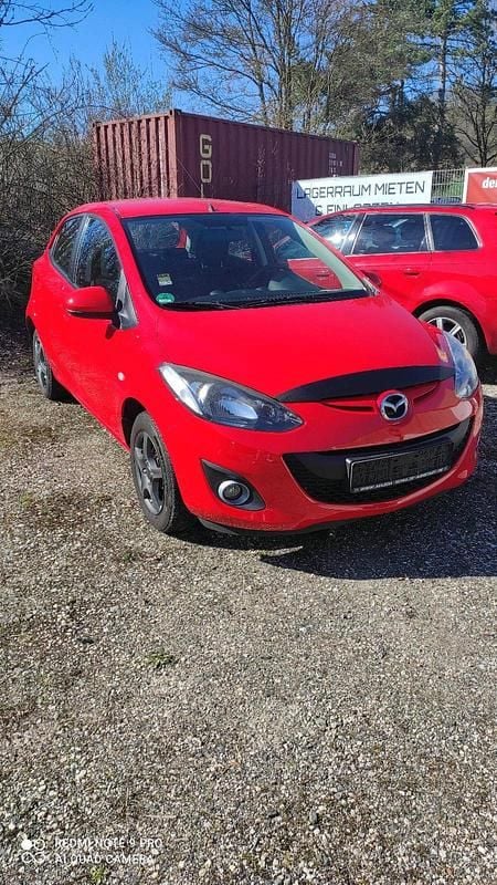 Gebraucht Mazda 2 86 PS (63 kW) 2013 Rot Kleinwagen