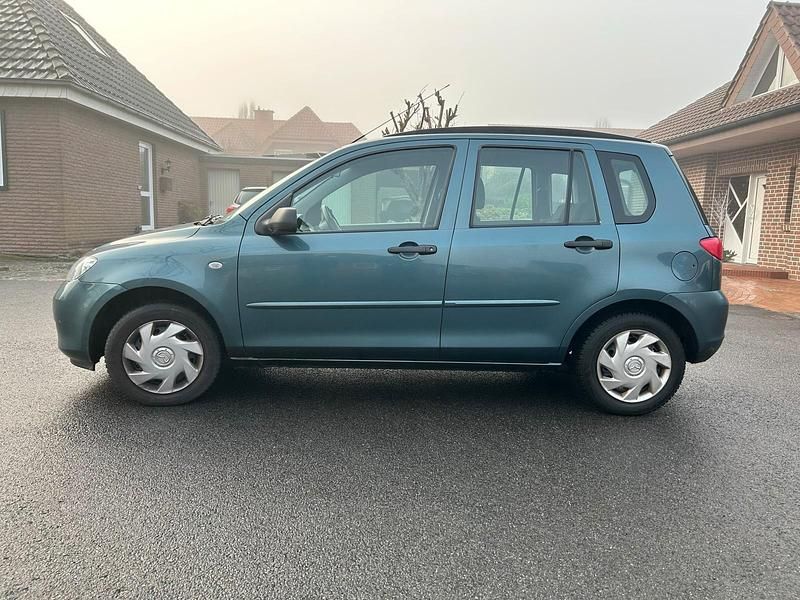 Second-hand Mazda 2 75 CP (55 kW) 2003 Verde Hatchback