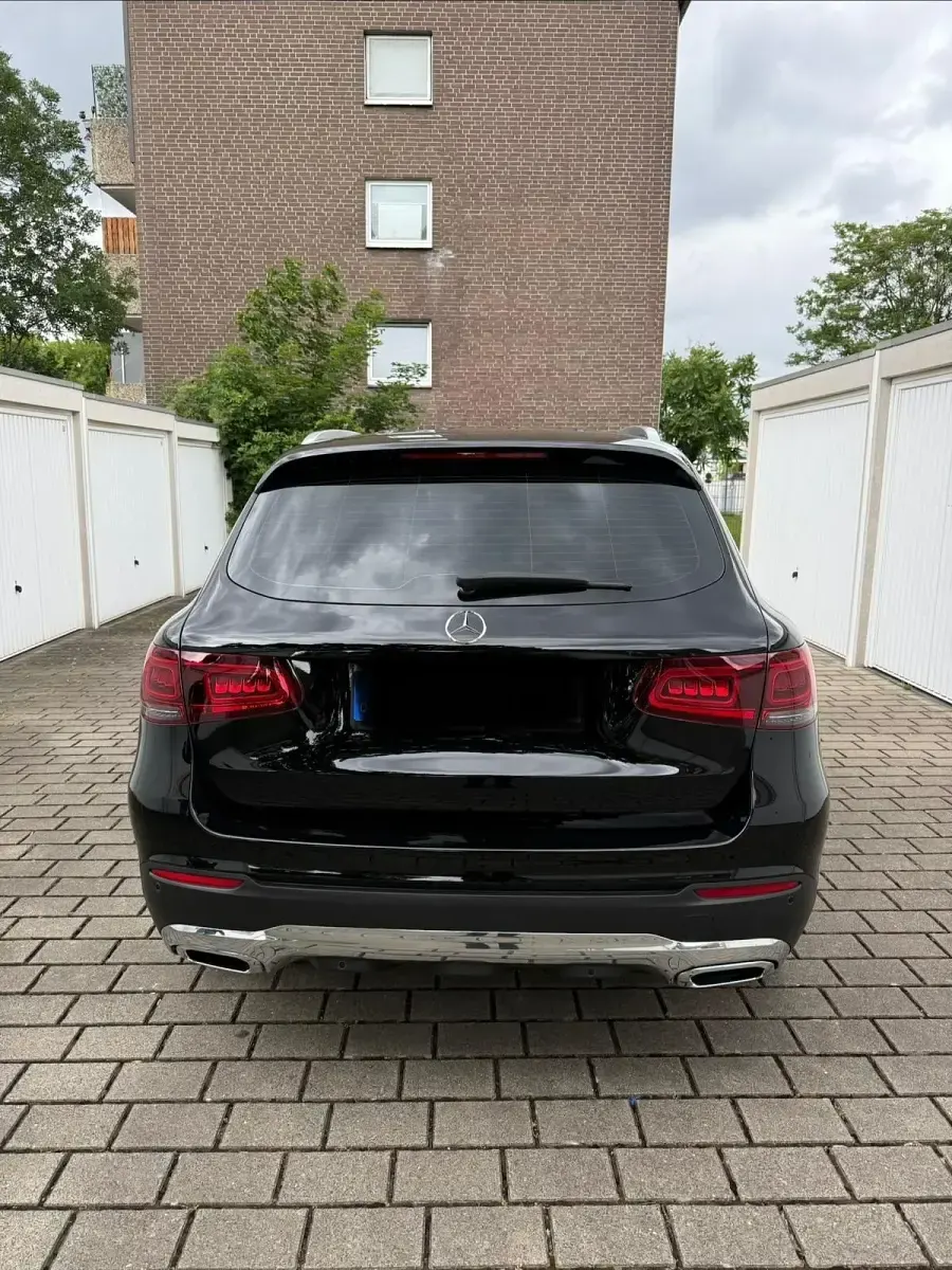 Gebraucht Mercedes GLC220 194 PS (142 kW) 2019 Schwarz SUV