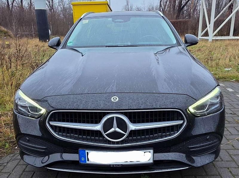 Schwarz Gebraucht 2023 Mercedes C300 Kombi | 35.998 € (Superpreis) - Bild 1/4
